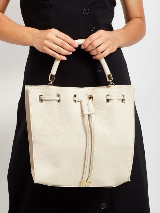 Kwadratowy shopper bag ściągany troczkiem, skóra naturalna - Rovicky