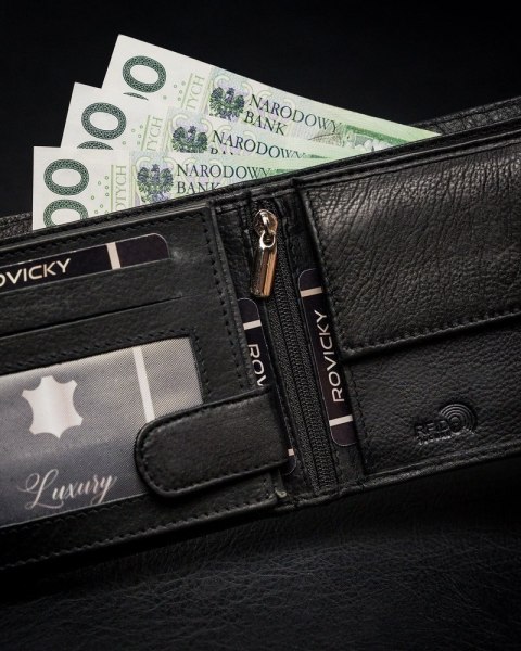 Poziomy portfel męski ze schowkiem na suwak, skóra naturalna, RFID Stop - Rovicky Poziomy portfel męski ze schowkiem na suwak, skóra naturalna, RFID Stop - Rovicky