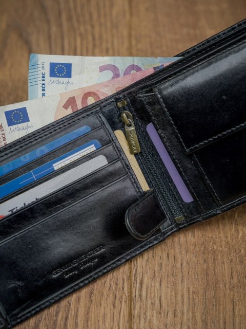 Skórzany portfel męski z systemem RFID - Rovicky Skórzany portfel męski z systemem RFID - Rovicky