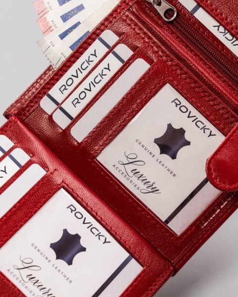 Skórzany portfel damski z ozdobnym zapięciem - Rovicky Skórzany portfel damski z ozdobnym zapięciem - Rovicky