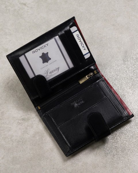 Skórzany portfel męski na karty z systemem RFID Protect— Rovicky Skórzany portfel męski na karty z systemem RFID Protect— Rovicky