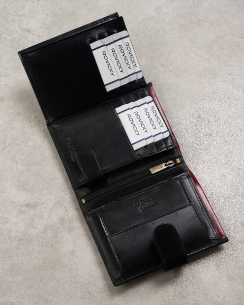 Skórzany portfel męski na karty z systemem RFID Protect— Rovicky Skórzany portfel męski na karty z systemem RFID Protect— Rovicky