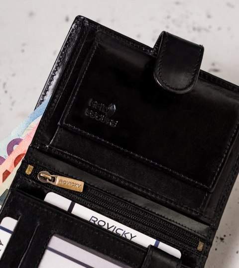 Skórzany portfel męski z zabezpieczeniem RFID Protect — Rovicky Skórzany portfel męski z zabezpieczeniem RFID Protect — Rovicky