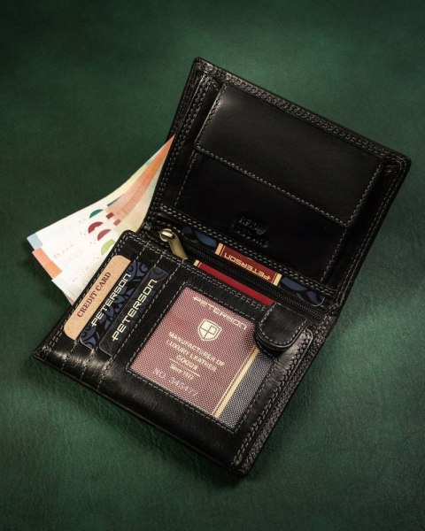 Elegancki, skórzany portfel męski z systemem RFID - Peterson Elegancki, skórzany portfel męski z systemem RFID - Peterson