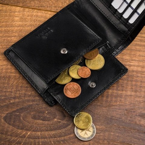 Duży, skórzany portfel męski z systemem RFID - Rovicky Duży, skórzany portfel męski z systemem RFID - Rovicky