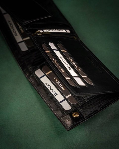 Skórzany portfel męski z systemem RFID - Rovicky Skórzany portfel męski z systemem RFID - Rovicky