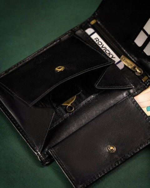 Skórzany portfel męski z systemem RFID - Rovicky Skórzany portfel męski z systemem RFID - Rovicky
