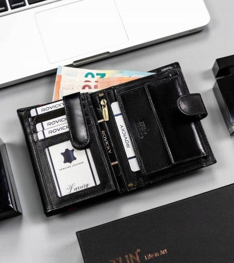 Duży, skórzany portfel męski z systemem RFID - Rovicky Duży, skórzany portfel męski z systemem RFID - Rovicky