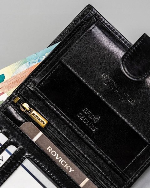 Duży, skórzany portfel męski z systemem RFID zapinany na zatrzask - Rovicky Duży, skórzany portfel męski z systemem RFID zapinany na zatrzask - Rovicky