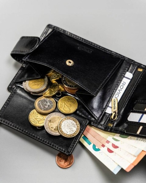 Skórzany portfel męski z systemem RFID - Rovicky Skórzany portfel męski z systemem RFID - Rovicky