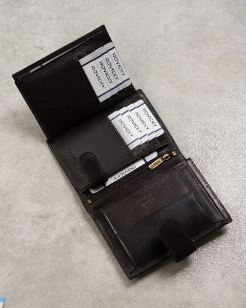 Skórzany portfel męski na karty z systemem RFID Protect - Rovicky Skórzany portfel męski na karty z systemem RFID Protect - Rovicky