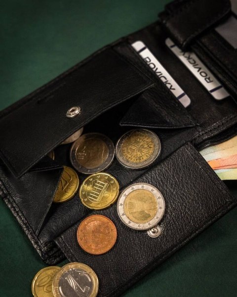 Duży, skórzany portfel męski z systemem RFID - Rovicky Duży, skórzany portfel męski z systemem RFID - Rovicky