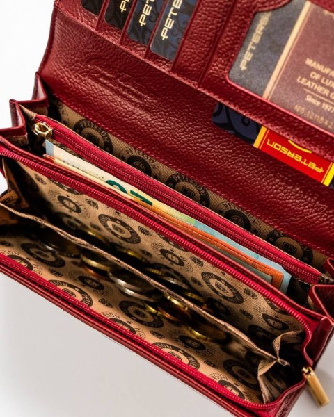 Elegancki lakierowany portfel skórzany z technologią RFID - Peterson Elegancki lakierowany portfel skórzany z technologią RFID - Peterson