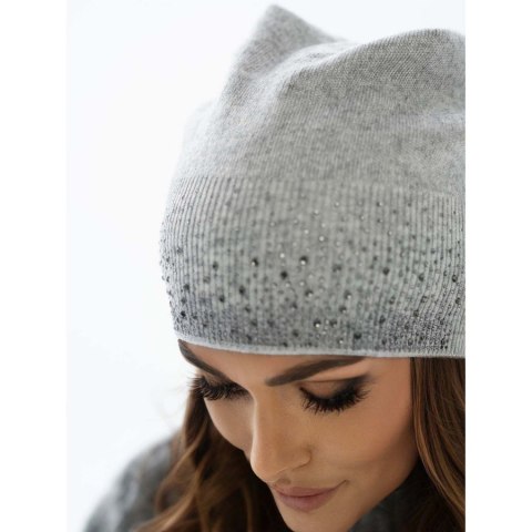 Ciepła czapka beanie z błyszczącymi kryształkami - Peterson Ciepła czapka beanie z błyszczącymi kryształkami - Peterson