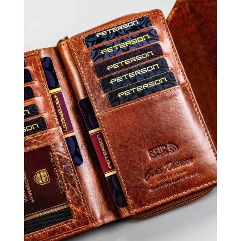 Minimalistyczny portfel damski z cieniowanej skóry naturalnej RFID - Peterson Minimalistyczny portfel damski z cieniowanej skóry naturalnej RFID - Peterson