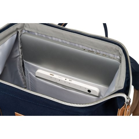 Granatowy plecak damski z poliestru z miejscem na laptopa i portem USB - Peterson Granatowy plecak damski z poliestru z miejscem na laptopa i portem USB - Peterson