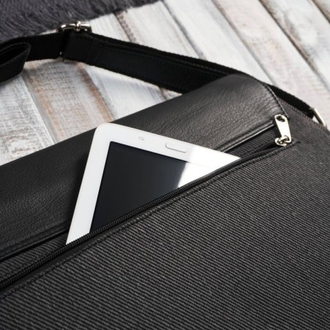 Torba męska na ramię na laptopa ze skóry naturalnej i canvasu czarna Paolo Peruzzi AY-02-BL Torba męska na ramię na laptopa ze skóry naturalnej i canvasu czarna Paolo Peruzzi AY-02-BL