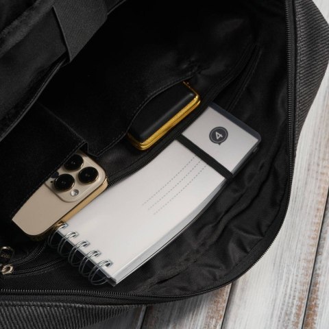 Torba męska na ramię na laptopa ze skóry naturalnej i canvasu czarna Paolo Peruzzi AY-02-BL Torba męska na ramię na laptopa ze skóry naturalnej i canvasu czarna Paolo Peruzzi AY-02-BL