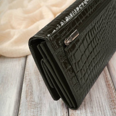 Portfel damski skórzany duży ciemnozielony croco z ochroną RFID Paolo Peruzzi AL-02-GB Portfel damski skórzany duży ciemnozielony croco z ochroną RFID Paolo Peruzzi AL-02-GB
