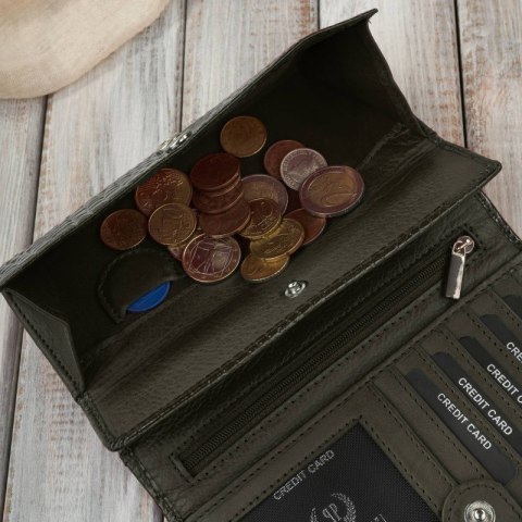 Portfel damski skórzany duży ciemnozielony croco z ochroną RFID Paolo Peruzzi AL-02-GB Portfel damski skórzany duży ciemnozielony croco z ochroną RFID Paolo Peruzzi AL-02-GB