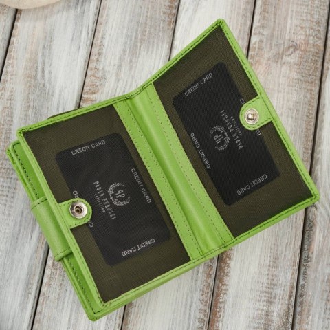 Portfel damski skórzany średni zielony z zabezpieczeniem RFID Paolo Peruzzi AL-04-GR Portfel damski skórzany średni zielony z zabezpieczeniem RFID Paolo Peruzzi AL-04-GR