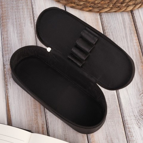 Skórzane etui czarne na okulary piórnik Paolo Peruzzi T-82-BL Skórzane etui czarne na okulary piórnik Paolo Peruzzi T-82-BL