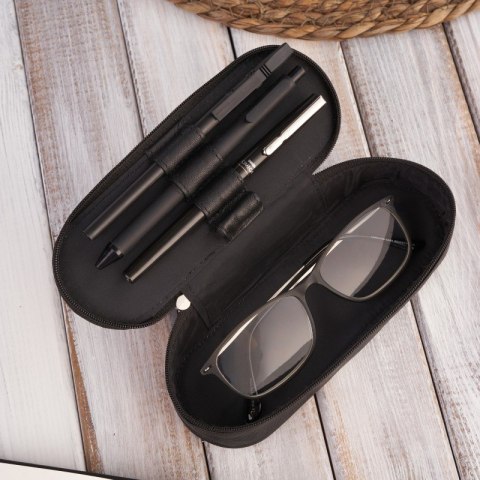 Skórzane etui czarne na okulary piórnik Paolo Peruzzi T-82-BL Skórzane etui czarne na okulary piórnik Paolo Peruzzi T-82-BL