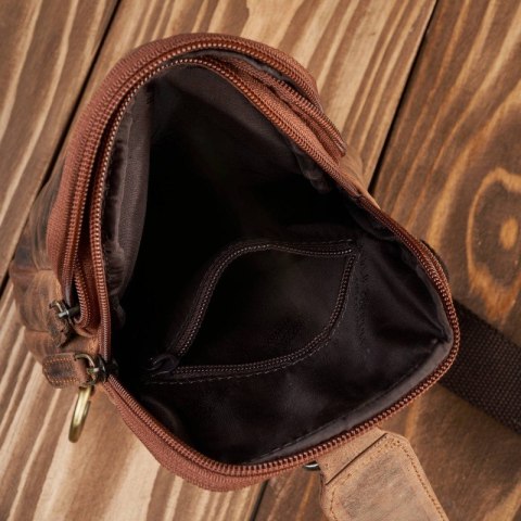 Plecak męski skórzany na jedno ramię na skos mały vintage brązowy Paolo Peruzzi T-118-HBR Plecak męski skórzany na jedno ramię na skos mały vintage brązowy Paolo Peruzzi T-118-HBR