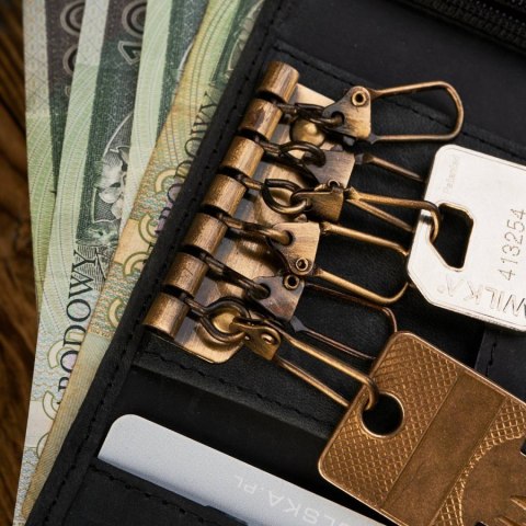Skórzane etui na klucze vintage Paolo Peruzzi T-49-BL Skórzane etui na klucze vintage Paolo Peruzzi T-49-BL
