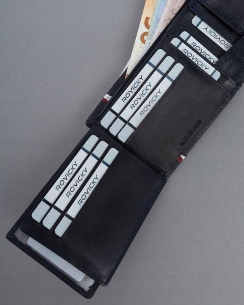 Duży, patriotyczny portfel męski z systemem RFID Duży, patriotyczny portfel męski z systemem RFID