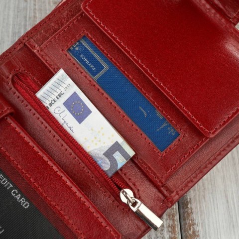 Portfel damski skórzany klasyczny czerwony ze skóry naturalnej licowej Paolo Peruzzi AL-05-RD Portfel damski skórzany klasyczny czerwony ze skóry naturalnej licowej Paolo Peruzzi AL-05-RD