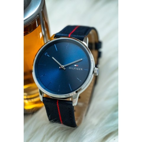 ZEGAREK MĘSKI TOMMY HILFIGER 1791844 + BOX ZEGAREK MĘSKI TOMMY HILFIGER 1791844 + BOX