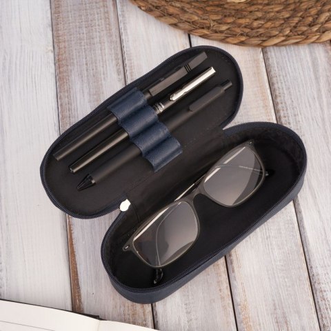 Etui na okulary, etui na klucze i breloczek zestaw prezentowy w kolorze granatowym Paolo Peruzzi ZUP-121-DB Etui na okulary, etui na klucze i breloczek zestaw prezentowy w kolorze granatowym Paolo Peruzzi ZUP-121-DB